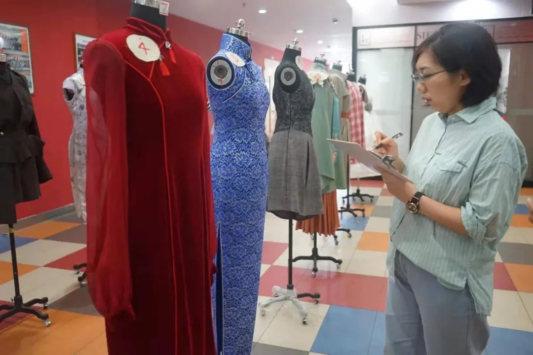新时尚,新智慧 丨 SIFEC服装学院第四届(SFC)服装设计成果展暨校友联谊会成功举行 第 8 张 新时尚,新智慧 丨 SIFEC服装学院第四届(SFC)服装设计成果展暨校友联谊会成功举行 第 8 张